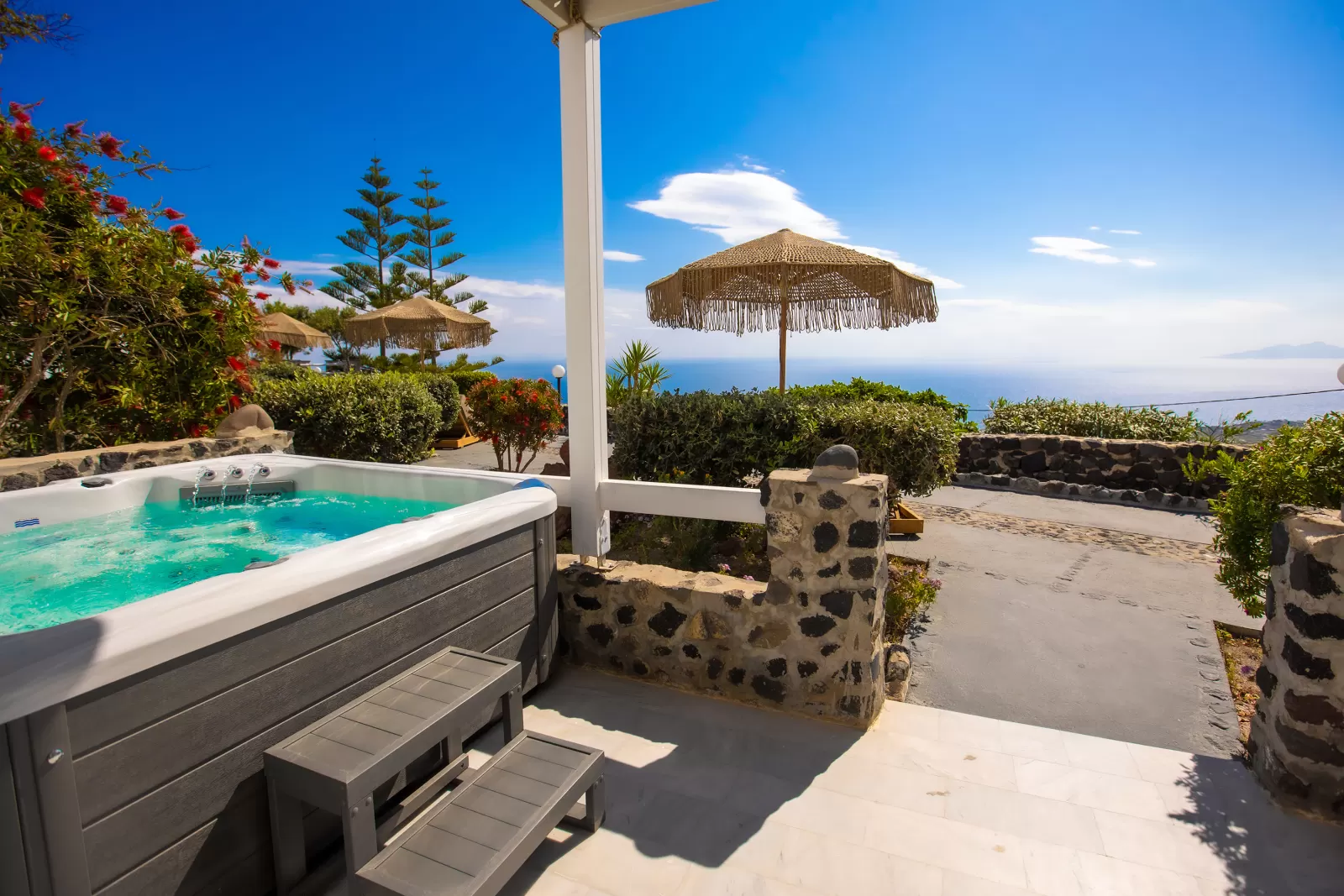 Honeymoon Suite Hot Tub & Sea View at Santorini Suites, Imerovigli