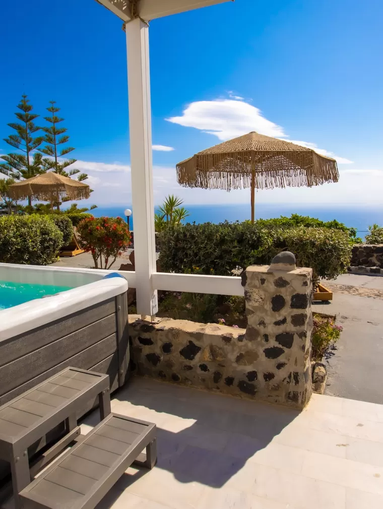 Premier Suite with Hot Tub and Sea View at Santorini Suites, Imerovigli