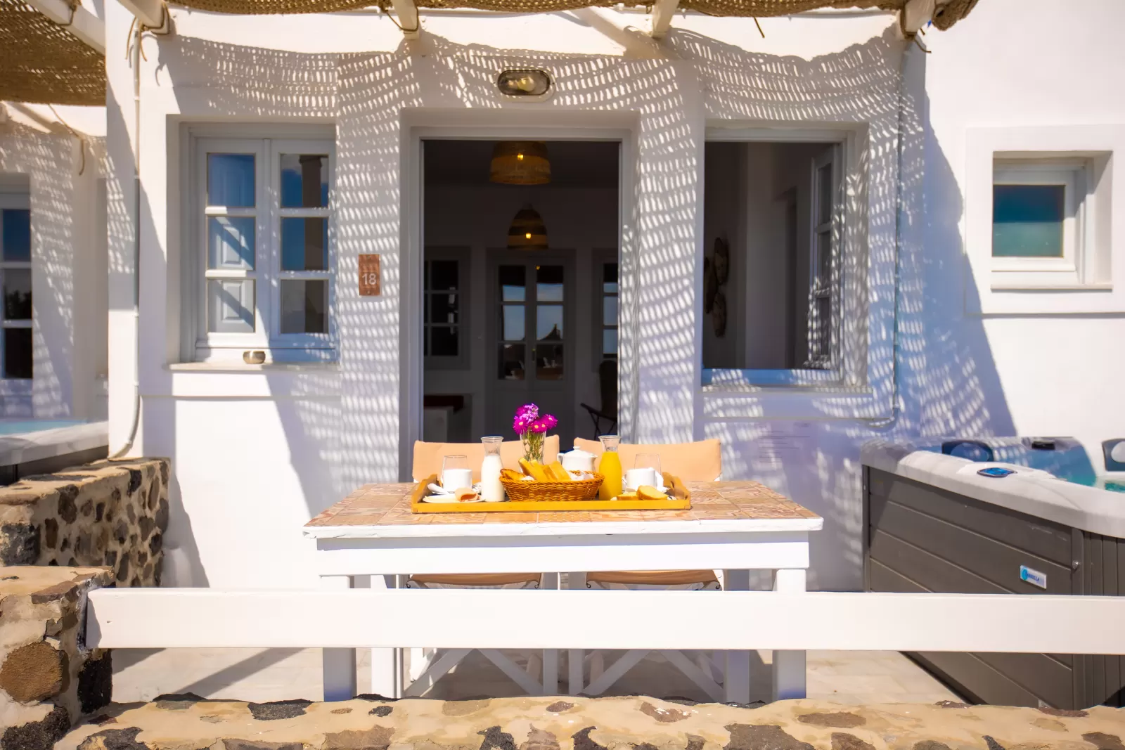 Honeymoon Suite Hot Tub & Sea View at Santorini Suites, Imerovigli