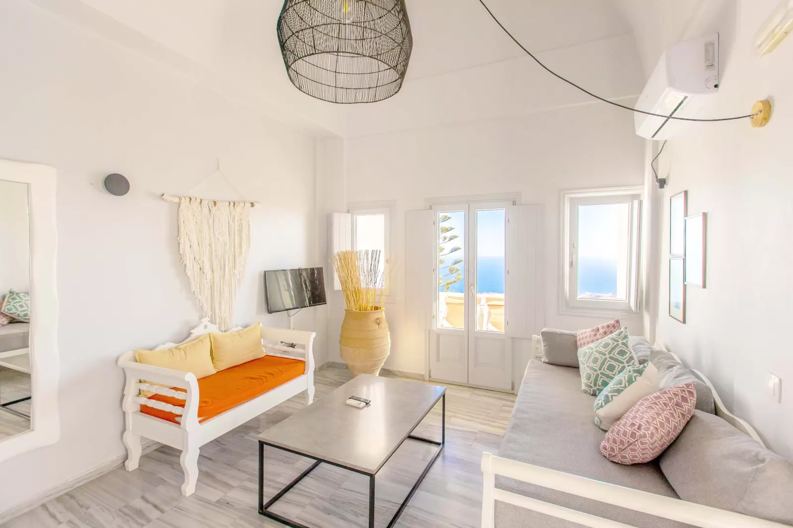 Grand Suite with Sea View – Split Level at Santorini Suites, Imerovigli