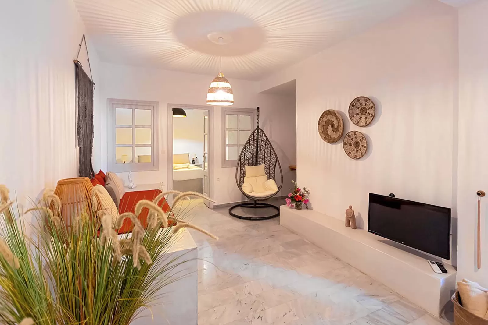 Honeymoon Suite Hot Tub & Sea View at Santorini Suites, Imerovigli