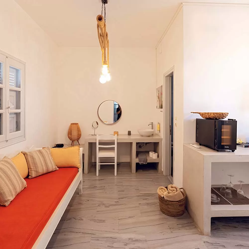 Standard Suite with Hot Tub at Santorini Suites, Imerovigli