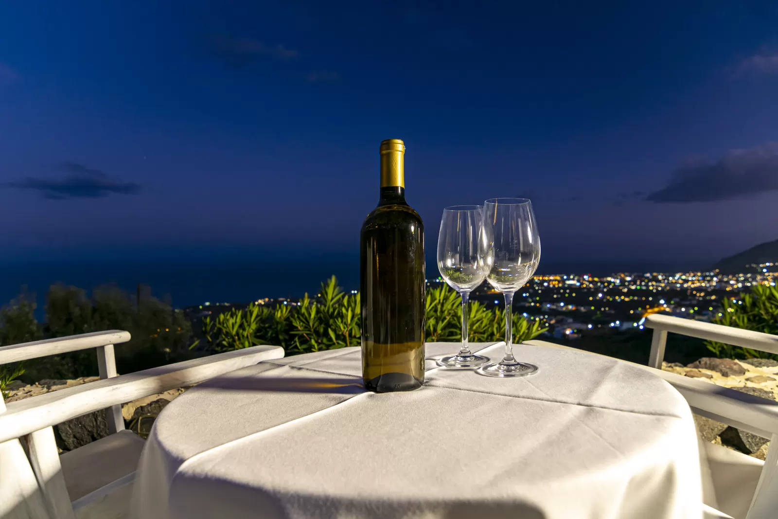 Honeymoon Suite Hot Tub & Sea View at Santorini Suites, Imerovigli