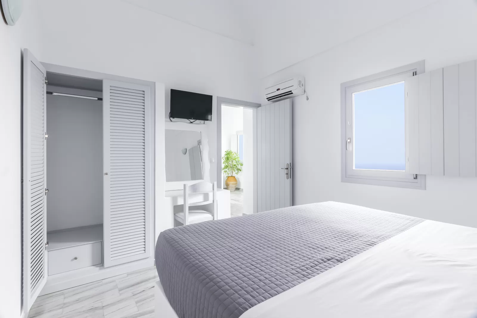 Premium Suite with Sea View at Santorini Suites, Imerovigli