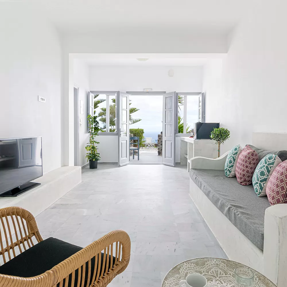 Honeymoon Suite Hot Tub & Sea View at Santorini Suites, Imerovigli