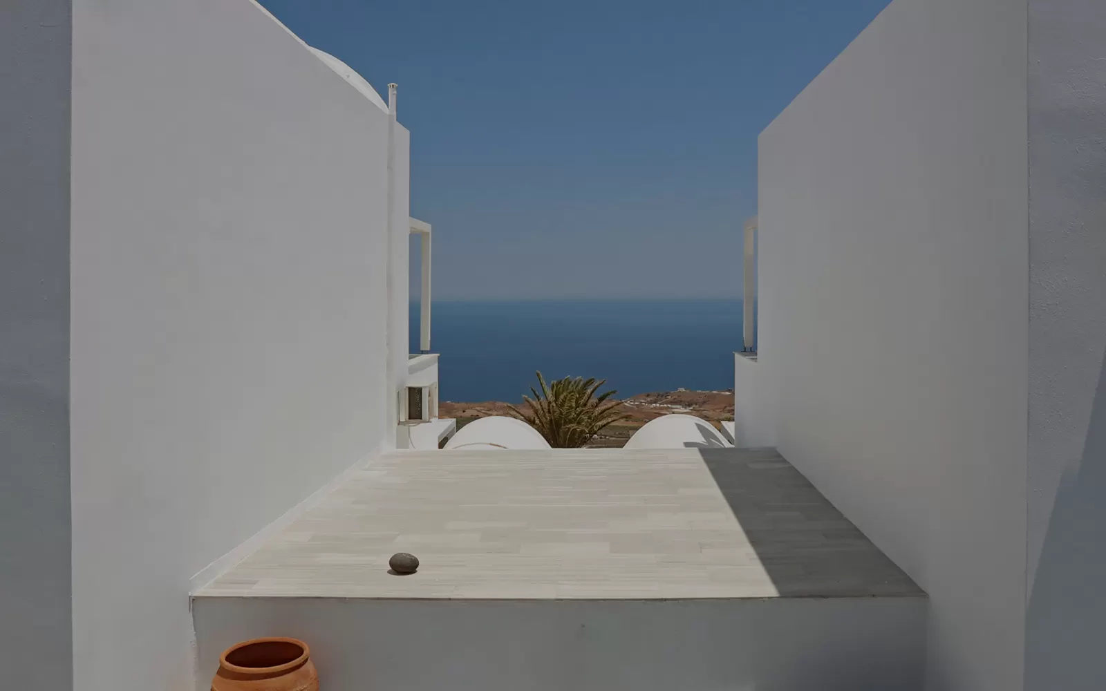 phaos santorini suites contact