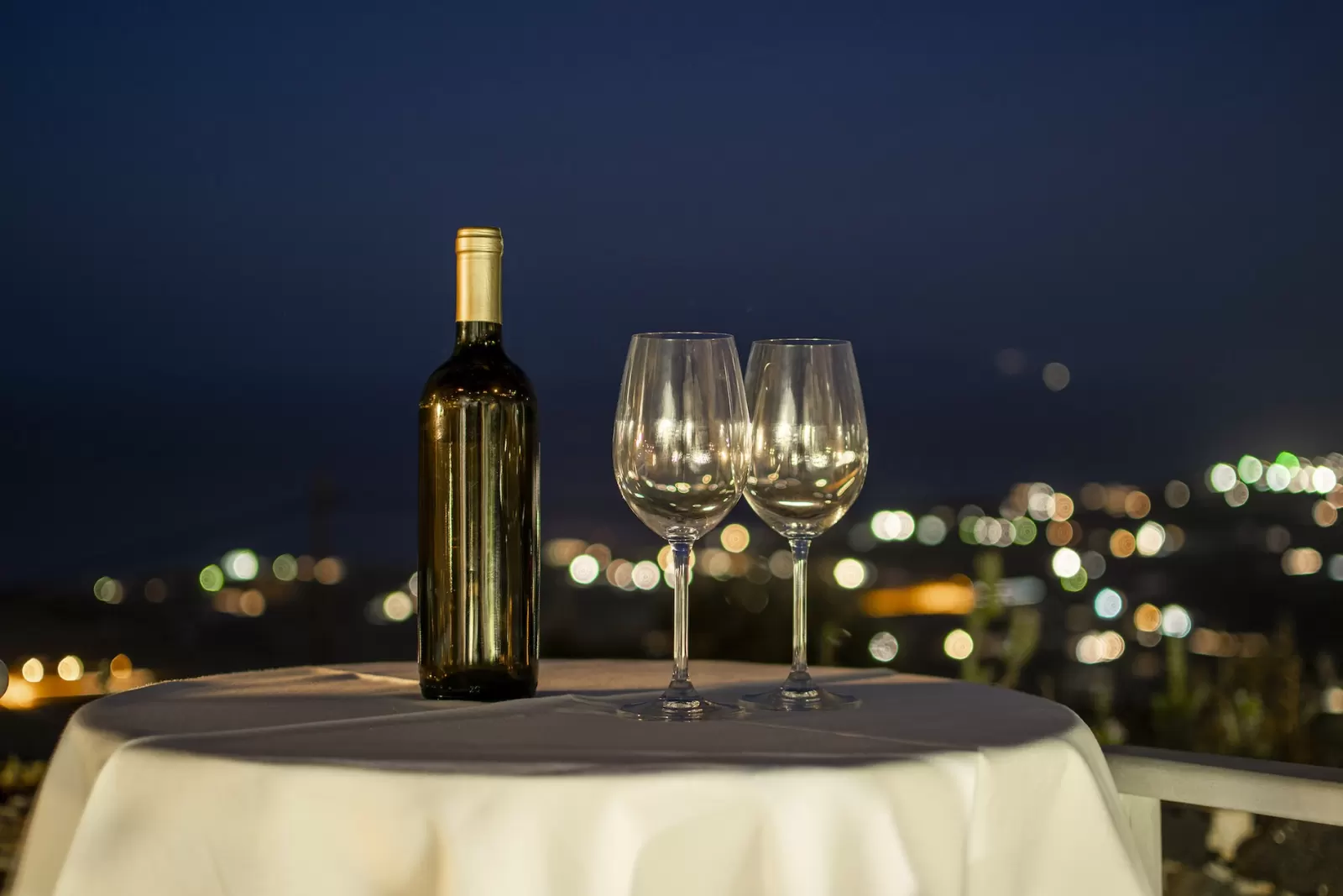 Santorini romantic dinner