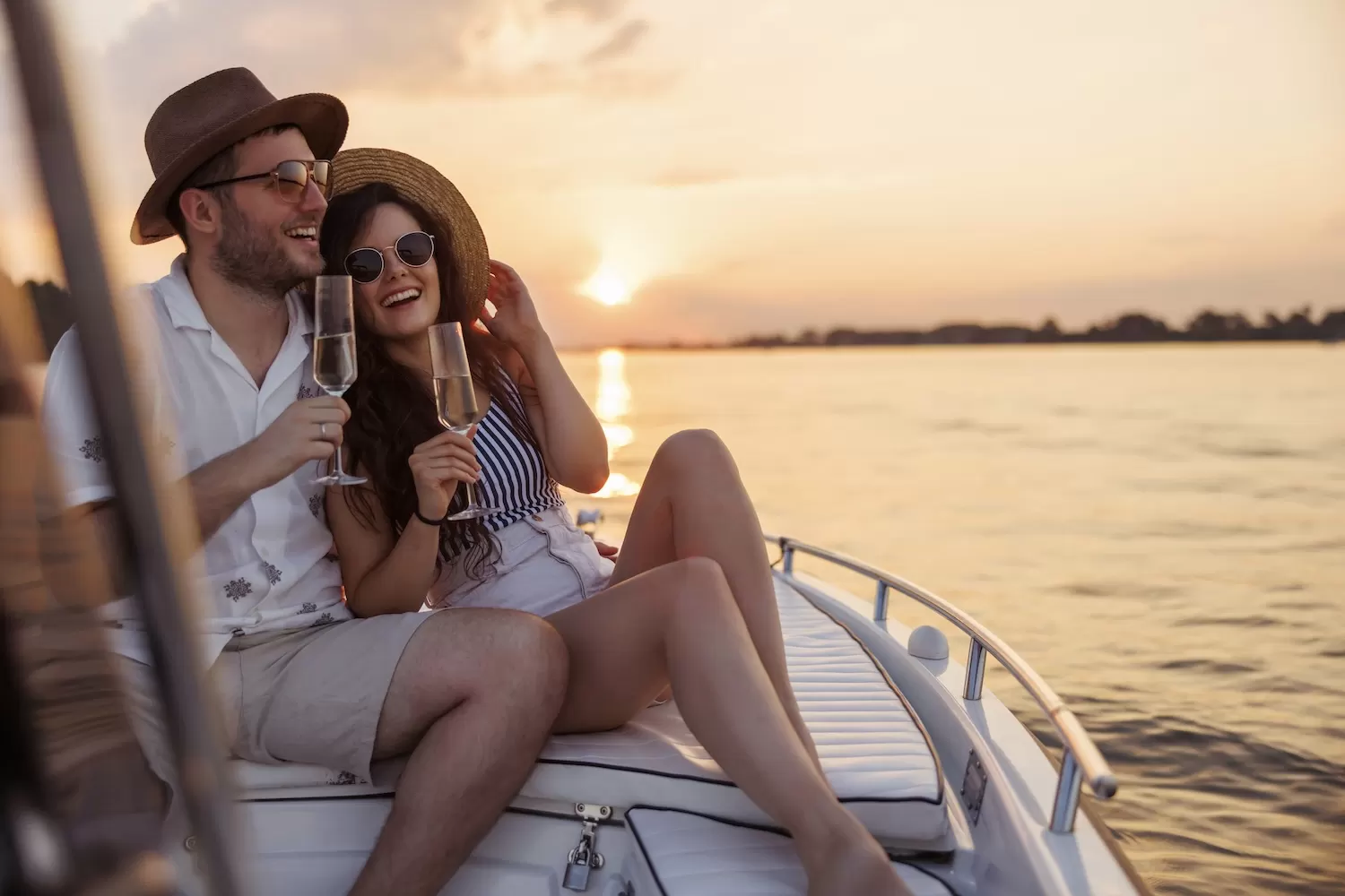 A cruise through the seas of Santorini