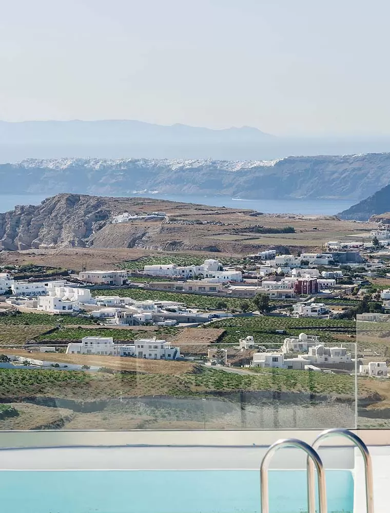Prestige Suite with outdoor pool and sunset view at Phaos 1870, Pyrgos