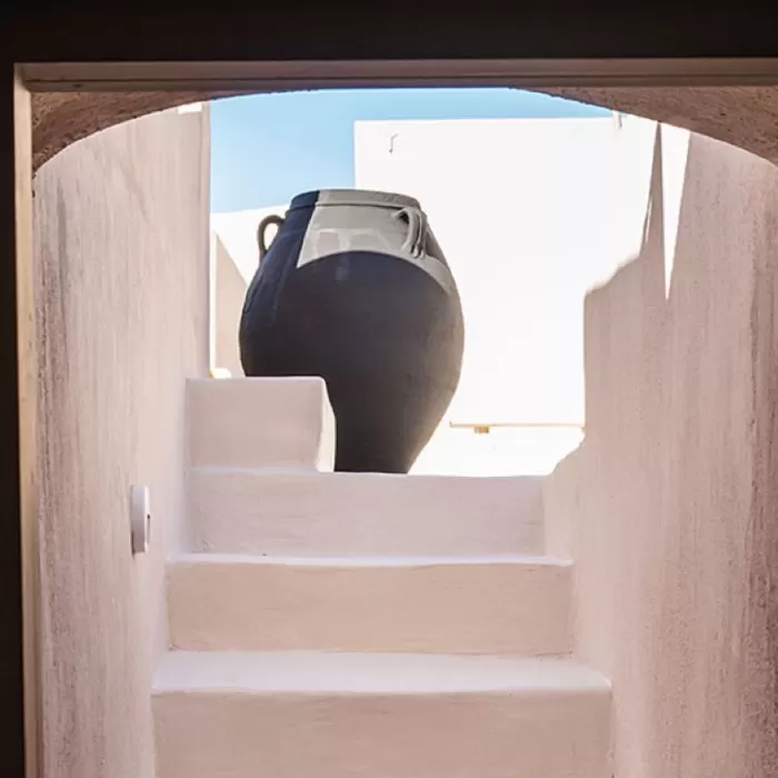 Cave suite with sunset view at Phaos 1870, Pyrgos